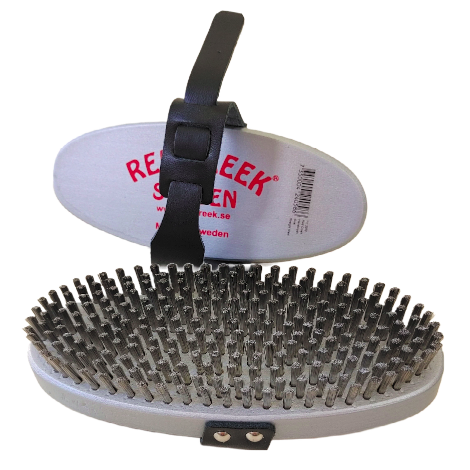 A product picture of the Red Creek Fine Straight Steel Racing Silver Oval Hand Brush