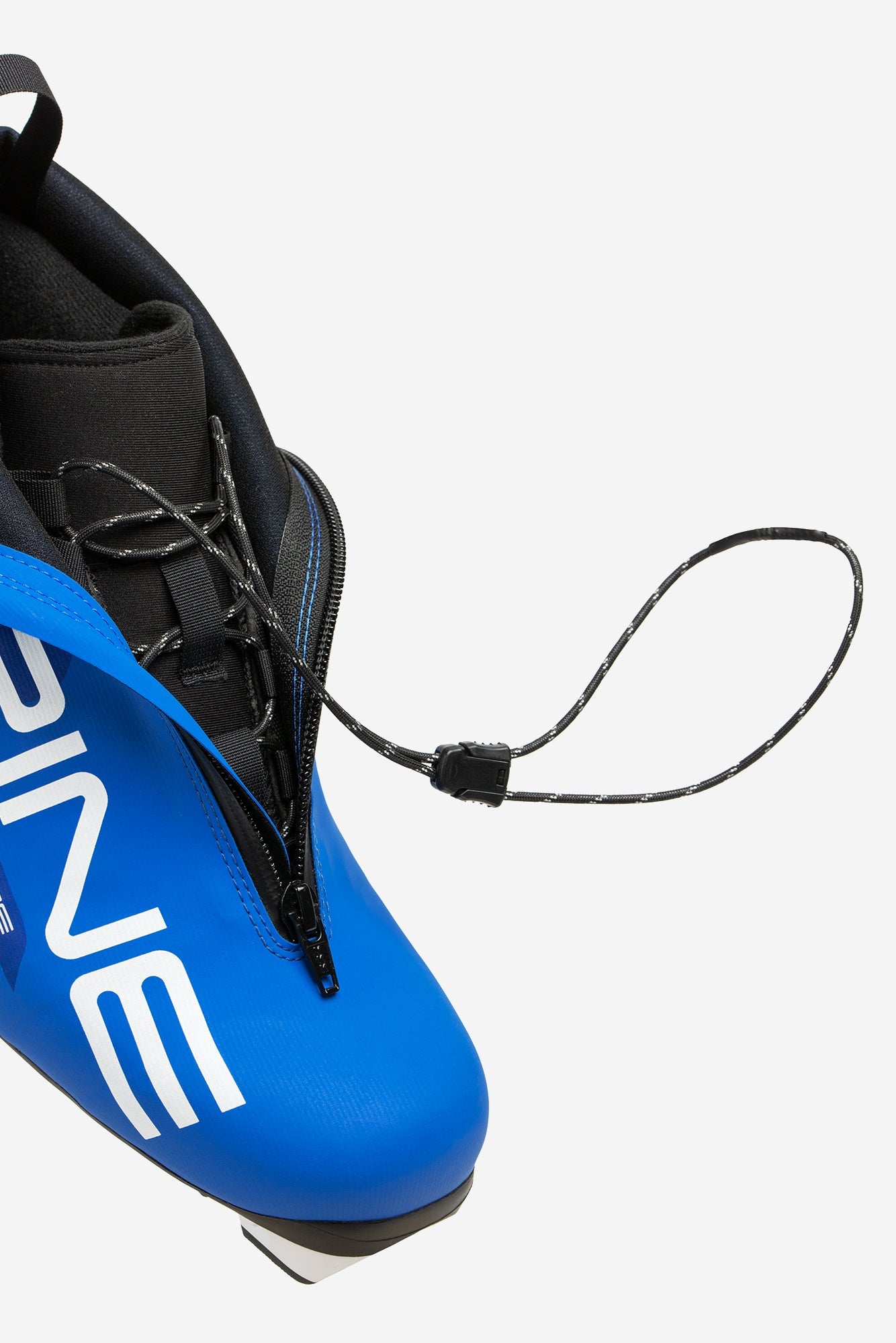 Carrera Skate 598-M (Xcelerator) Nordic Ski Boots Angle 1