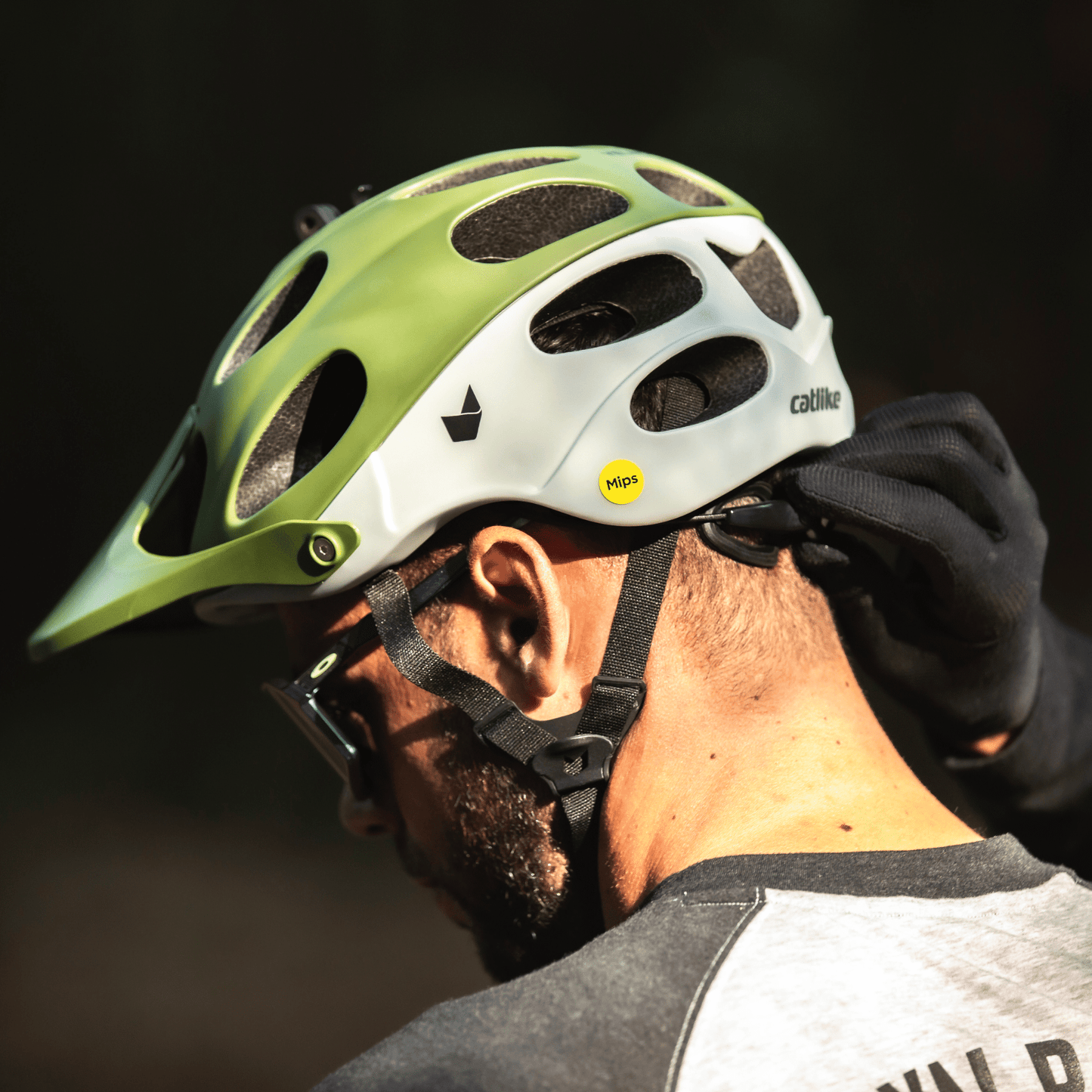 A product picture of the Catlike Yelmo MTB Helmet