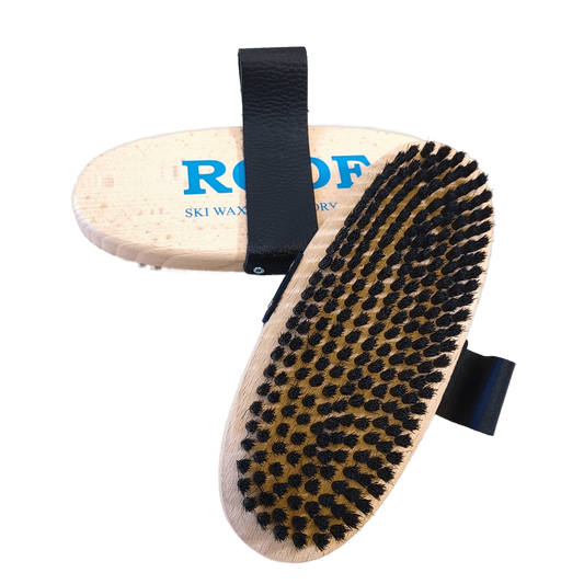 A product picture of the Rode Horsehair Oval Handbrush