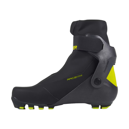 A product picture of the Fischer Carbonlite Skate Boots