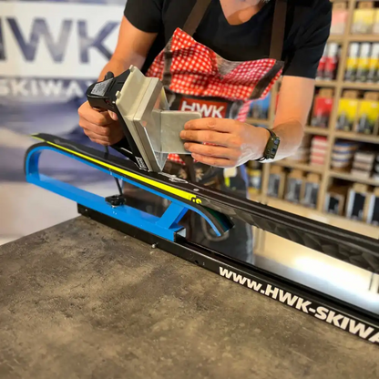 A product picture of the HWK HX Racewax Cold Melt Wax (-5C/-15C) | 100g