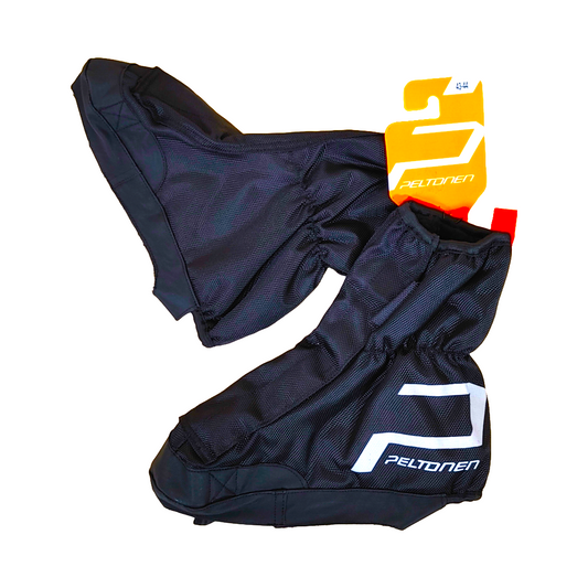 A product picture of the Peltonen Thermo Boot Covers (Mislabeled Sizes)