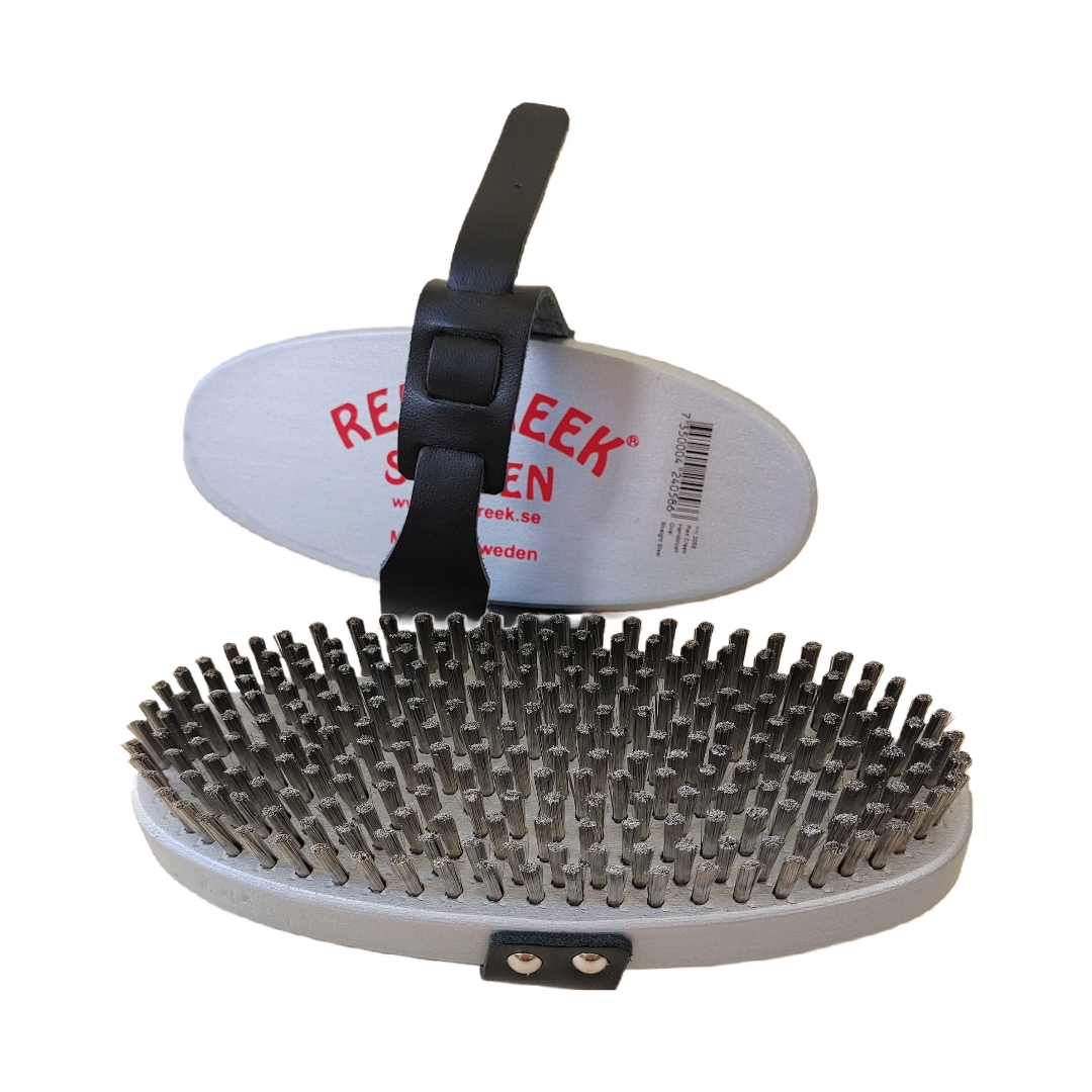 A product picture of the Red Creek Fine Straight Steel Racing Silver Oval Hand Brush