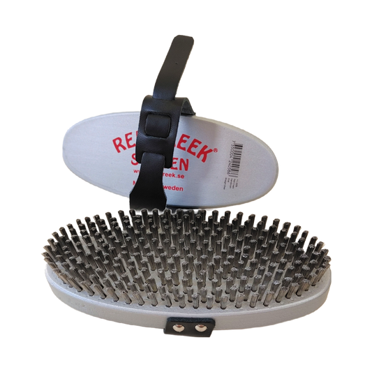 A product picture of the Red Creek Fine Straight Steel Racing Silver Oval Hand Brush