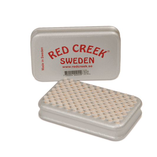 A product picture of the Red Creek Fine White 4mm Nylon Racing Silver Hand Brush