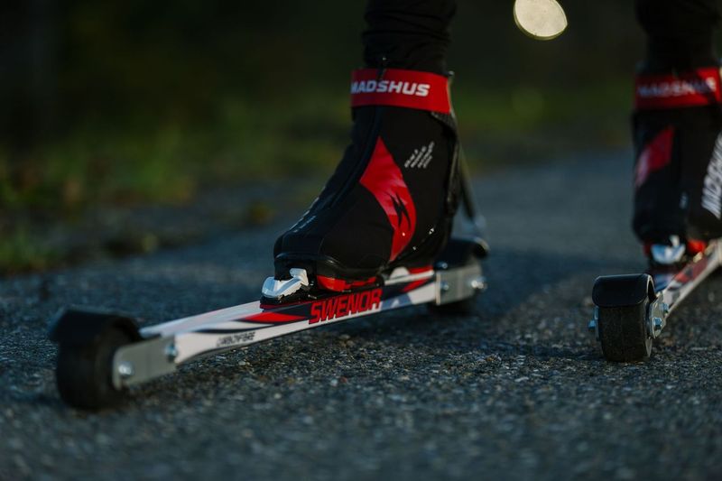 A product picture of the Swenor Carbonfibre Classic Rollerskis