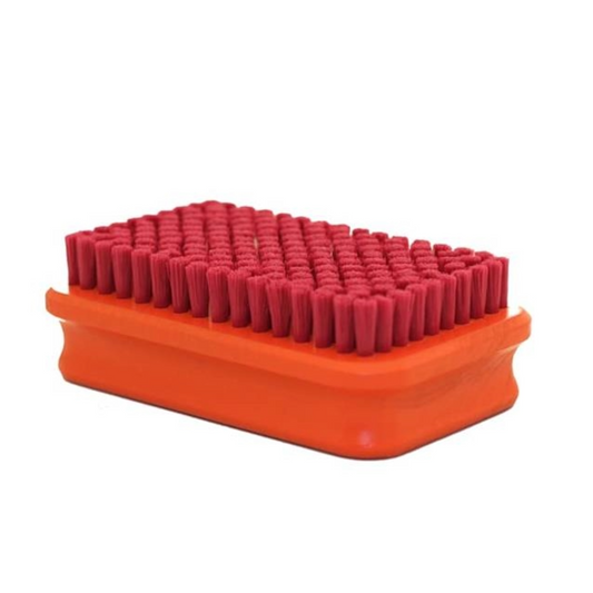 A product picture of the Swix Red Nylon Handbrush