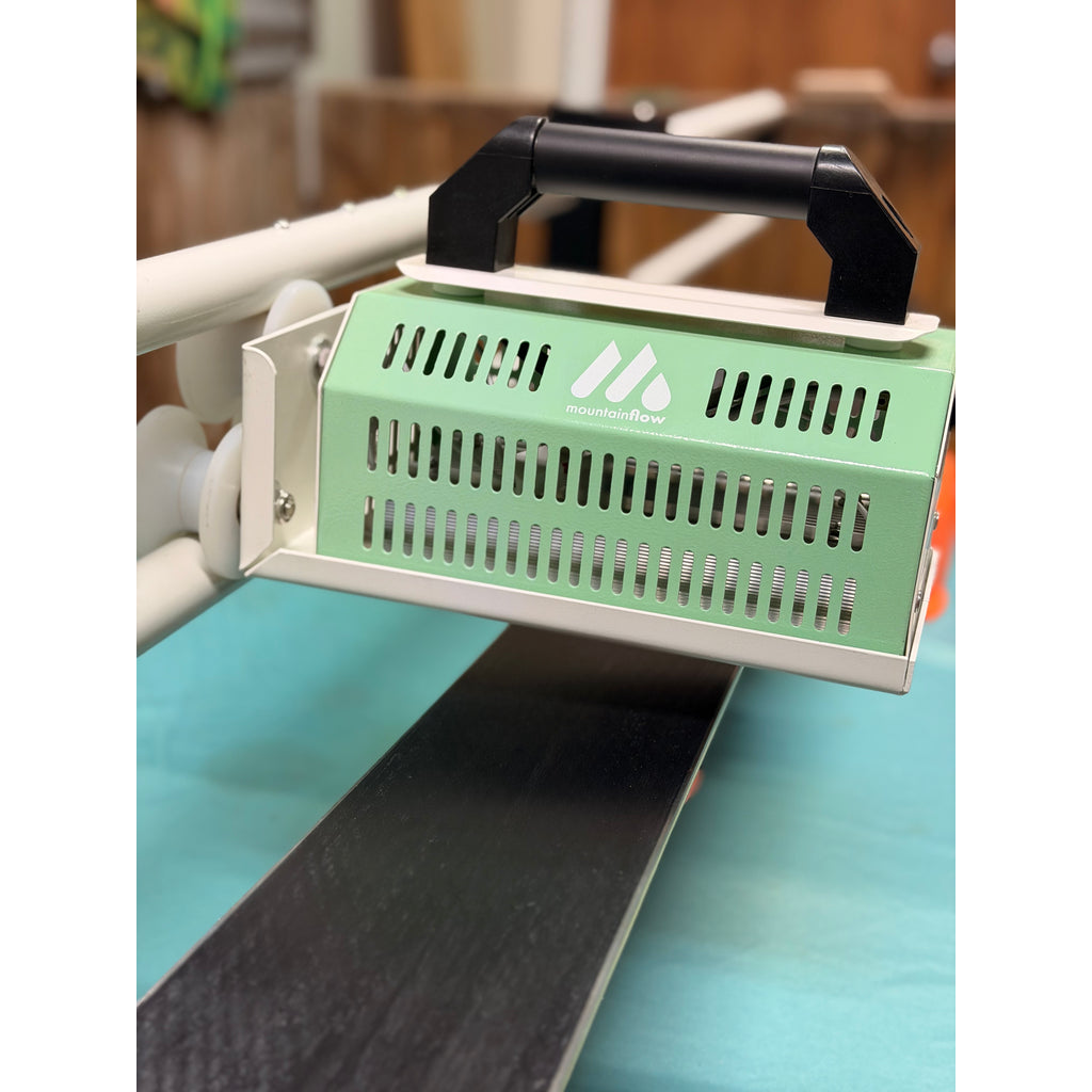 A product picture of the mountainFLOW eco-wax undefined