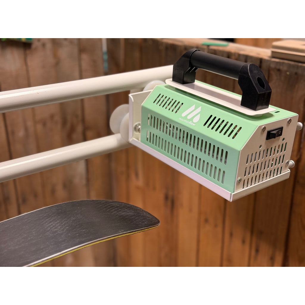 A product picture of the mountainFLOW eco-wax undefined